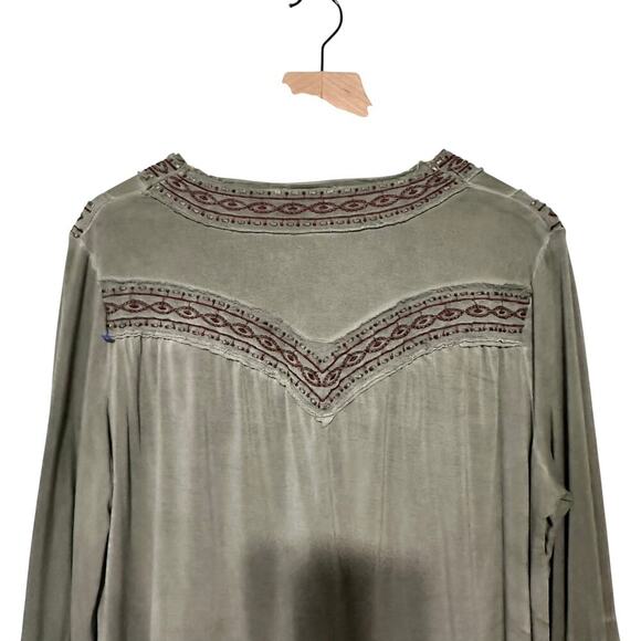 POL Gray/Green Embroidered Long Sleeve Oversized Tunic Top (M) - Picture 7 of 15